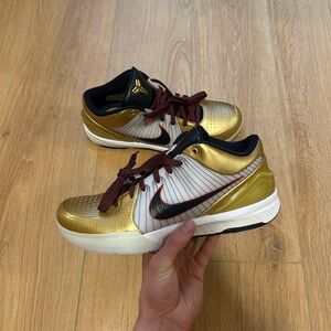 Kobe 4 Protro “Gold Medal”